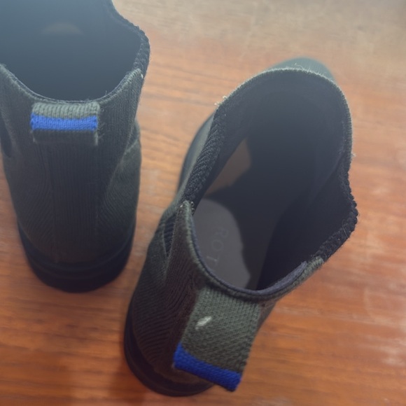 Like New ROTHY’S Dark Green “The Lug Boot” Ankle Boots - Picture 7 of 9